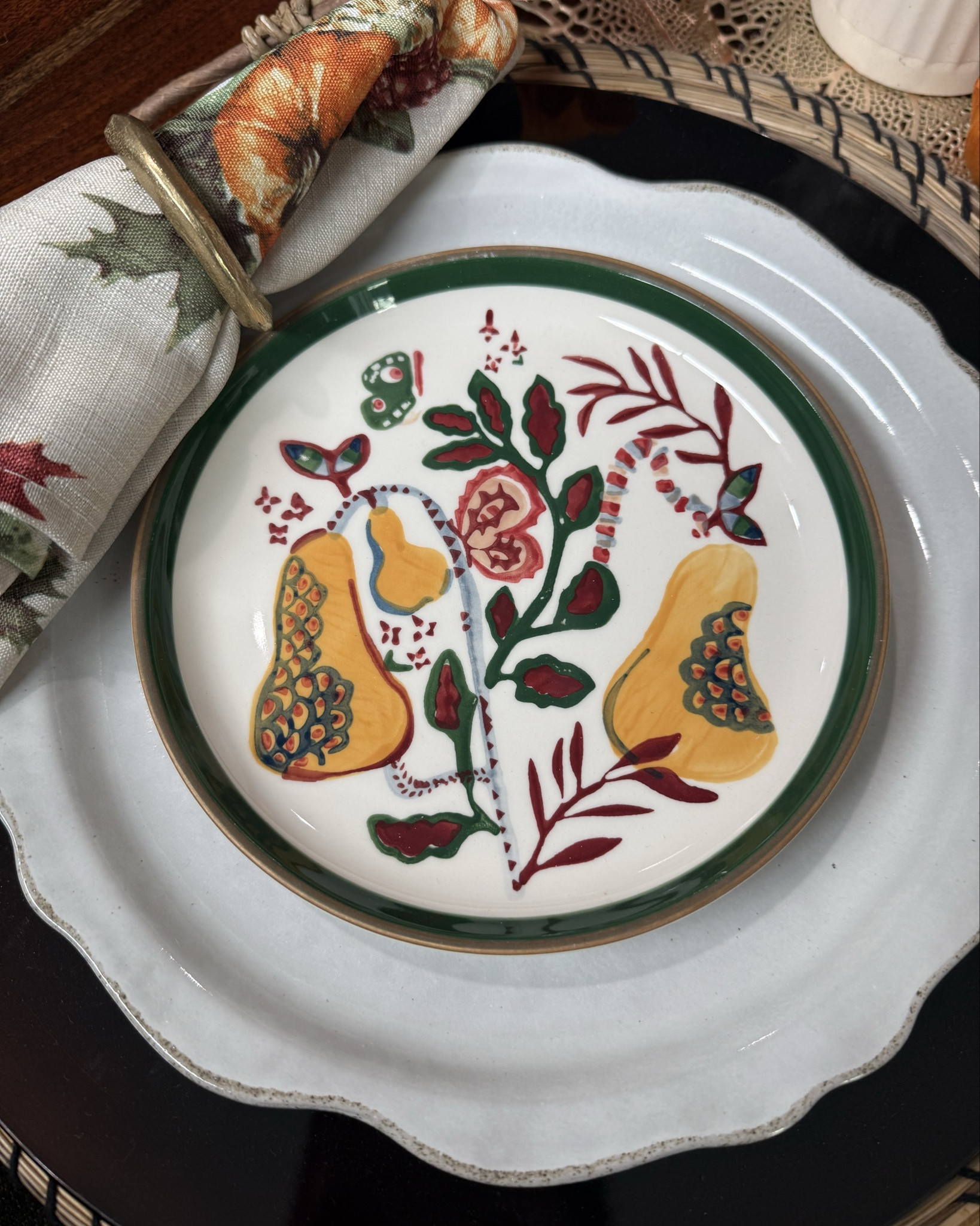 I finally got around to decorating my table. I am loving these layering plates from target. 

#LTKFamily #LTKHome #LTKSeasonal