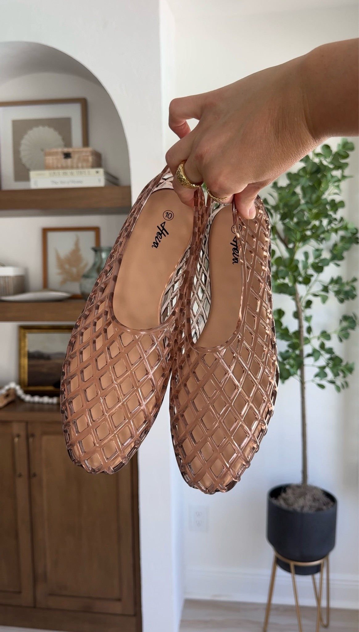 My new favorites jelly flats!

#LTKOver40 #LTKootd #LTKSaleAlert