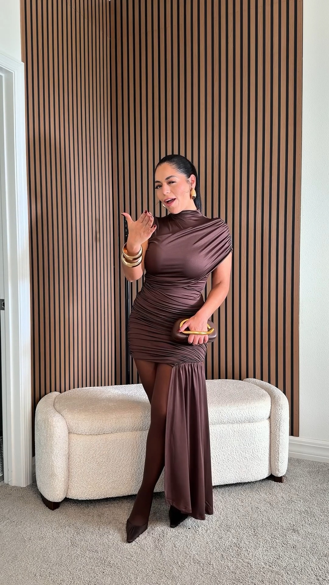 An entire monochromatic look for the festive days!!! 
Wearing size small has a lot stretch. 🤎