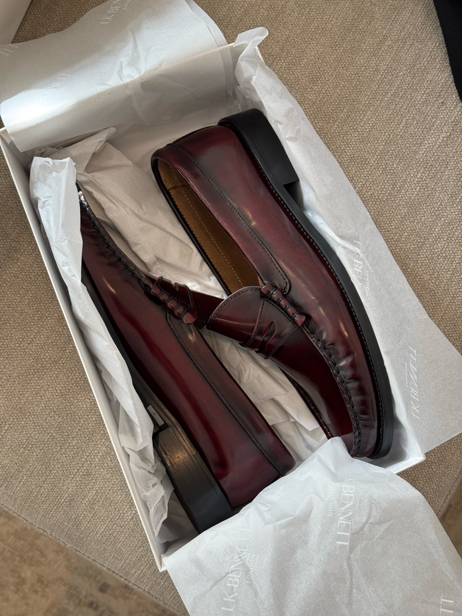 LK Bennett burgundy red leather loafers for autumn  

#LTKuk #LTKshoes #LTKautumn