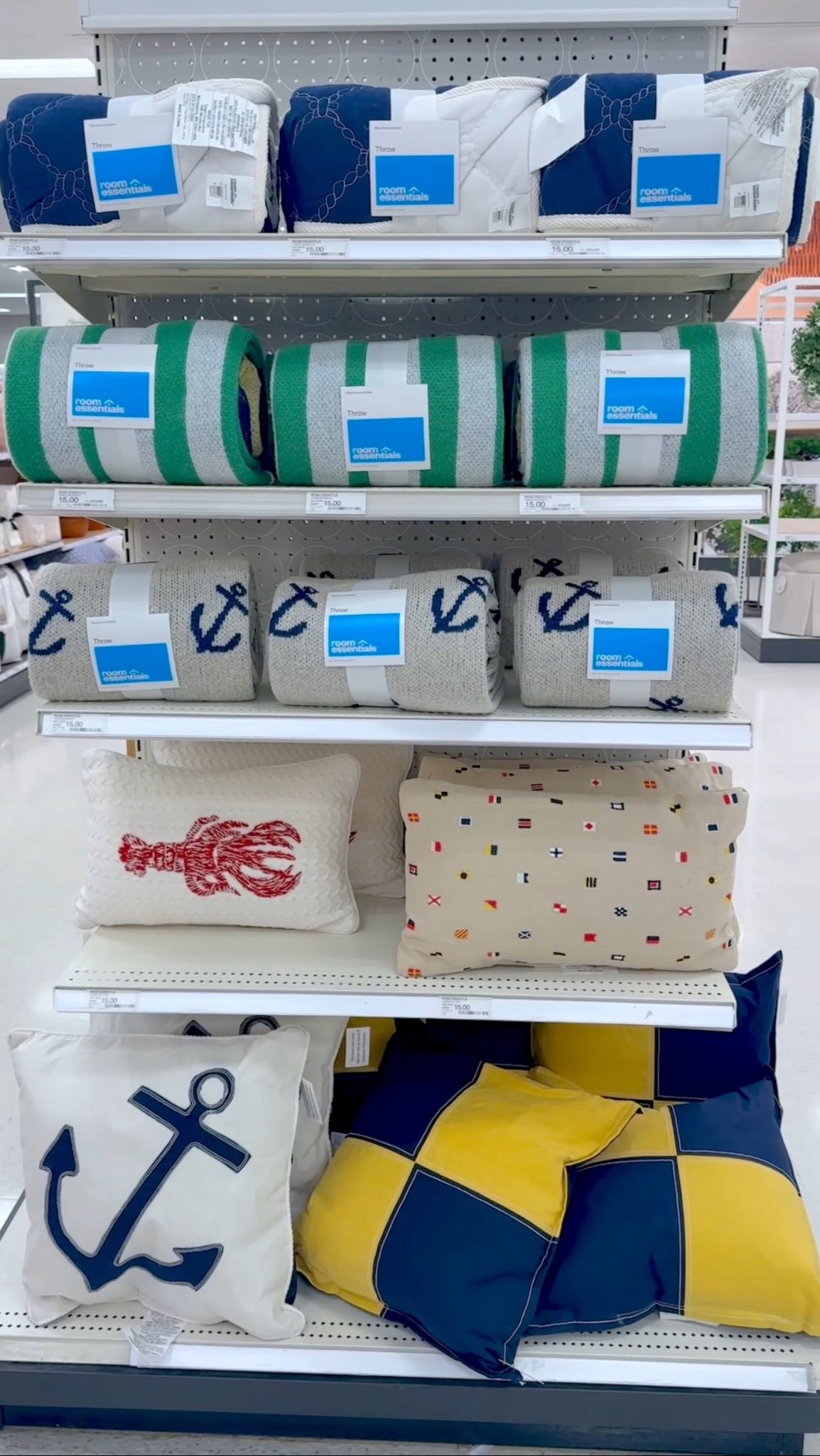 Nautical home decor / coastal home 





Nautical pillow 
Bedding 
Coastal decor 
Target home
Target finds 

#LTKSeasonal #LTKHome