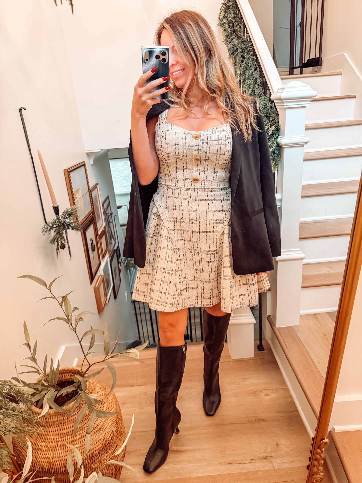 The perfect holiday outfit for date night or night out with the girls!🖤



#datenight #holidayoutfit #outfitinspo #fashioninspo #vici #vicicollection

#LTKCyberWeek #LTKSaleAlert #LTKHoliday