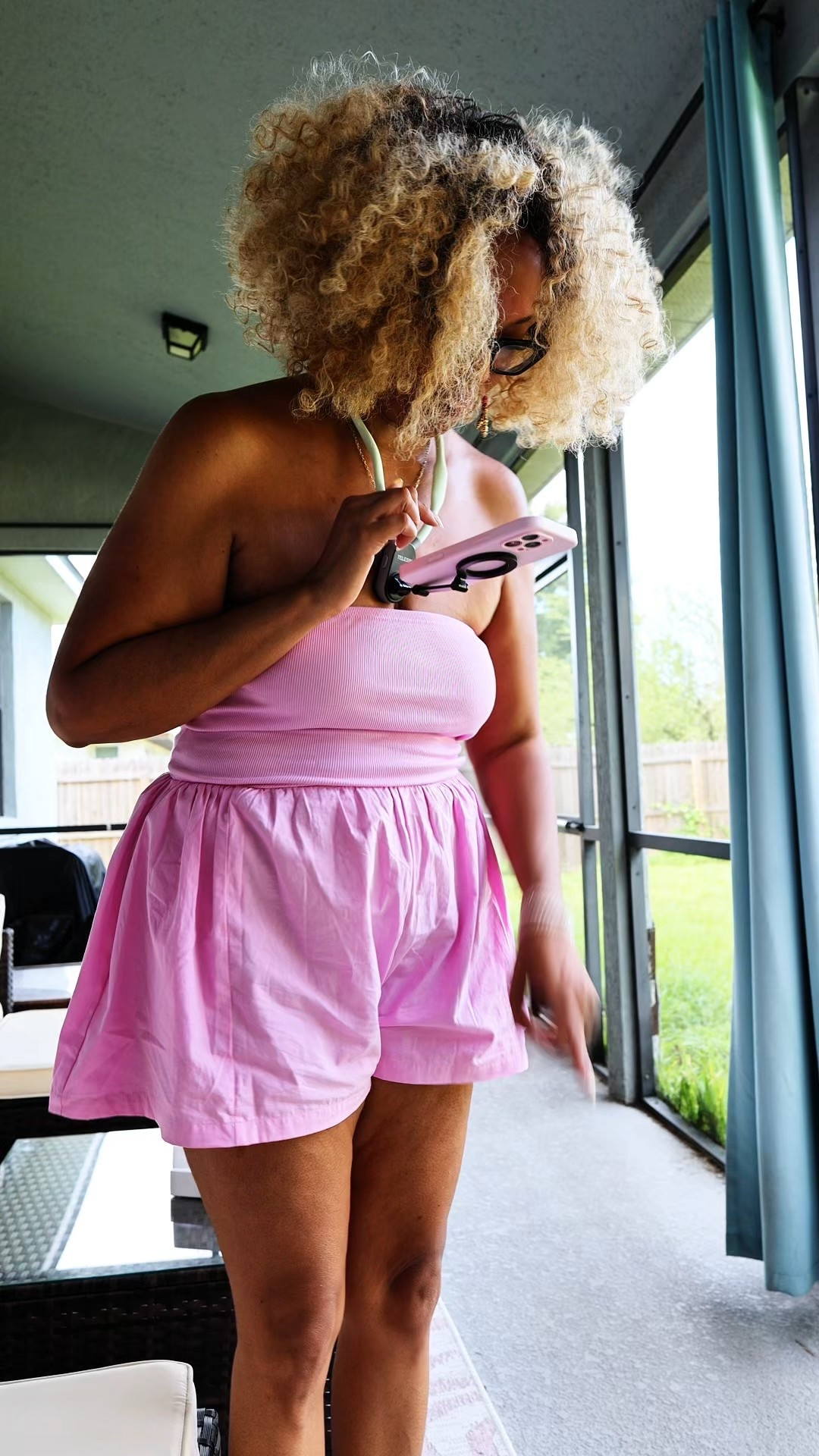 POV: Your content, but make it hands-free ✨📱
This Telesin neck mount lets you vlog, cook, play, or travel with zero effort.
✔️ Lightweight & comfy
✔️ Hands-free filming
✔️ Perfect for TikTok, YouTube & travel 

#LTKItBag #LTKTravel