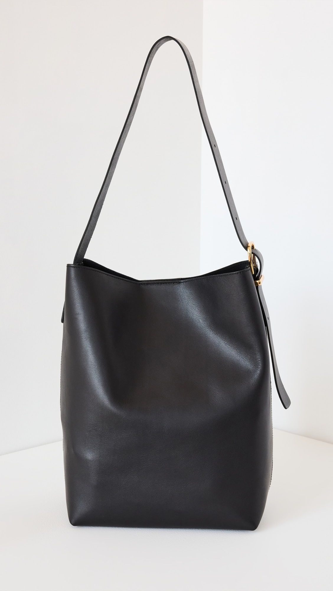 Madewell The Essential Bucket Tote in Leather | Shopbop | Shopbop