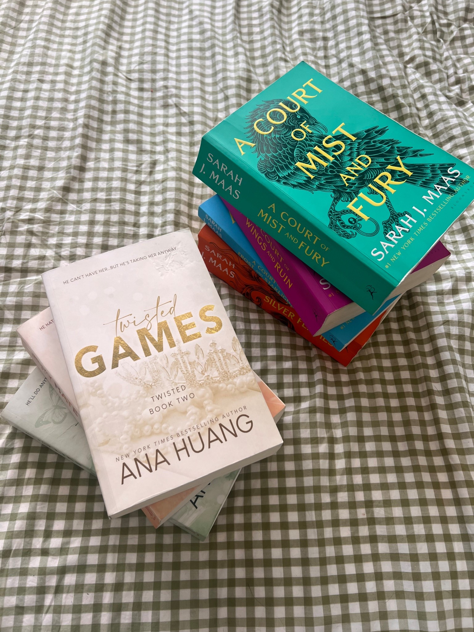 Feb. Reads📚
Obsessed with these 2 series i devoured them!!!


#LTKFindsUnder50 #LTKTravel #LTKGiftGuide