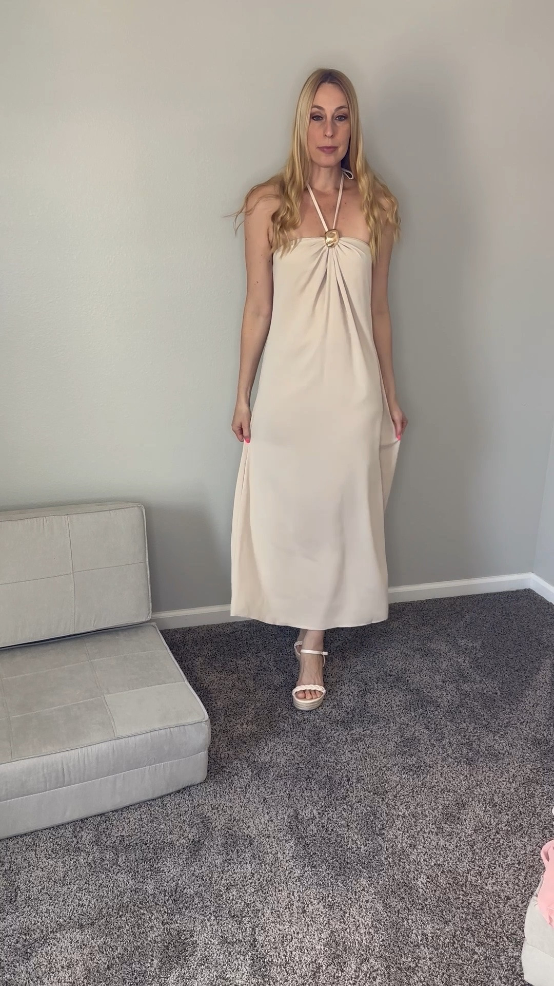 Flowy and chic vacation outfit dress
🤍i love the lightweight and soft fabric 
🤍 it has elastic around the top but no stretch in the rest, it is loose fitting
🤍 fits true to size, wearing size small and I am 5’10”