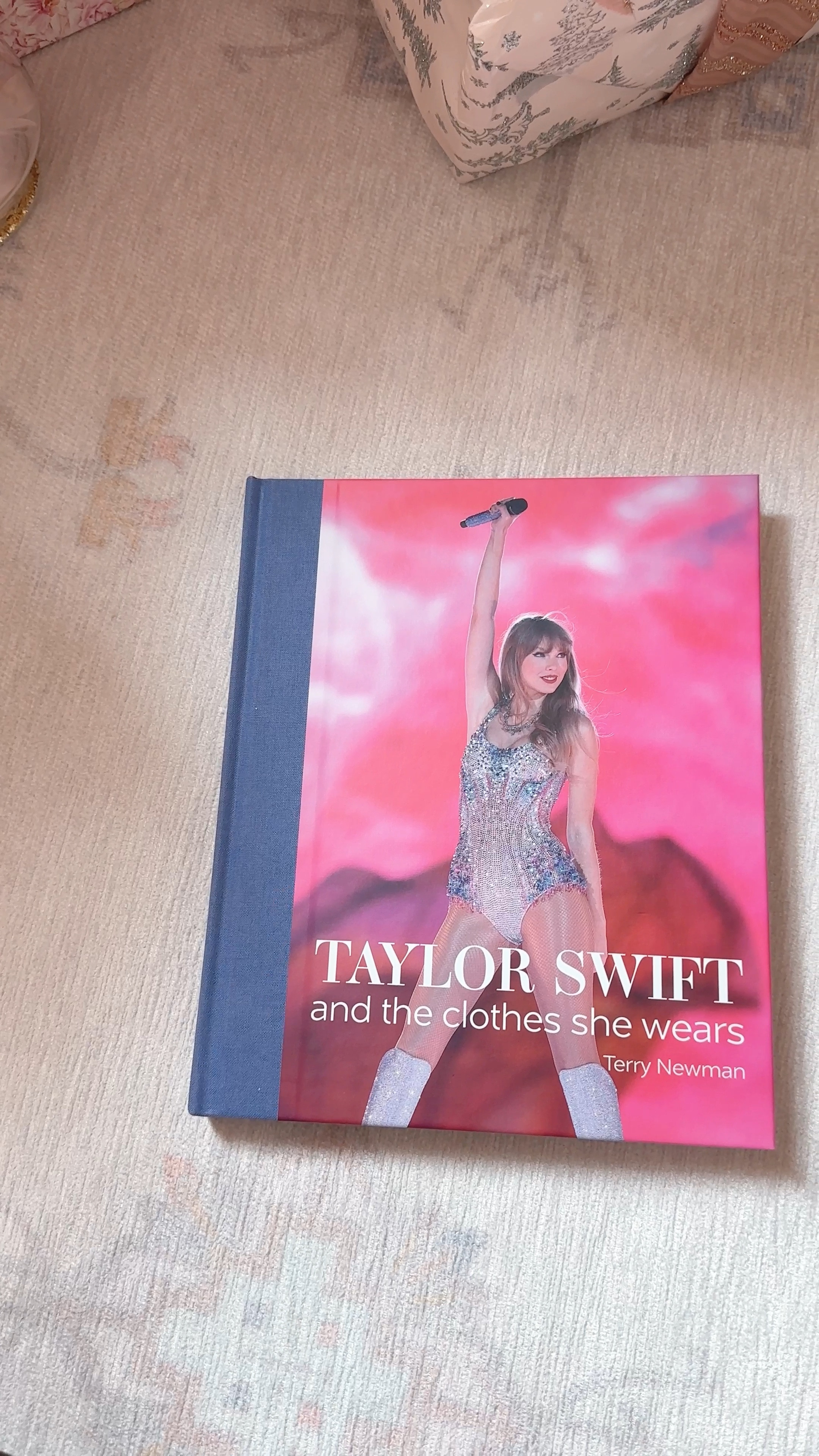 Such a great Christmas gift idea for the swiftie’s in your life and it’s under $50! 

#LTKHoliday #LTKfindsunder50 #LTKGiftGuide