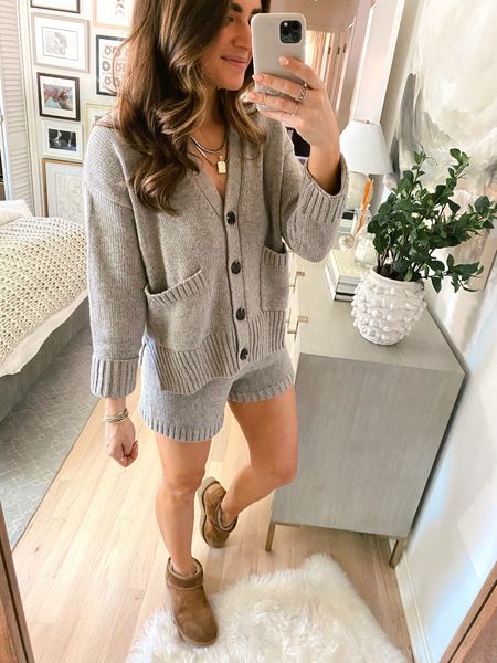 Always love a matching loungewear set! Comes in 3 other colors. Wearing a size XS in cardigan & S in shorts. Has a matching tank, too // Amazon find, Amazon fashion, Amazon fashion finds, amazon outfits, fall outfits, Amazon loungewear