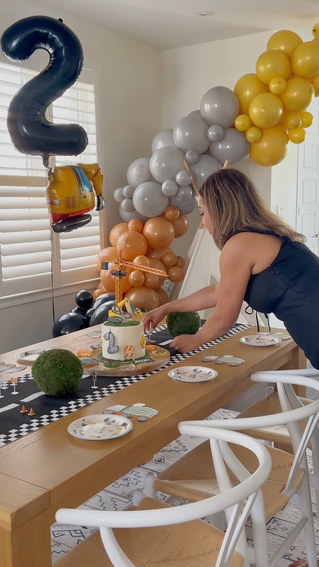 Arrows under construction birthday party 🚧🚜🏗️

#LTKFamily #LTKParties #LTKKids