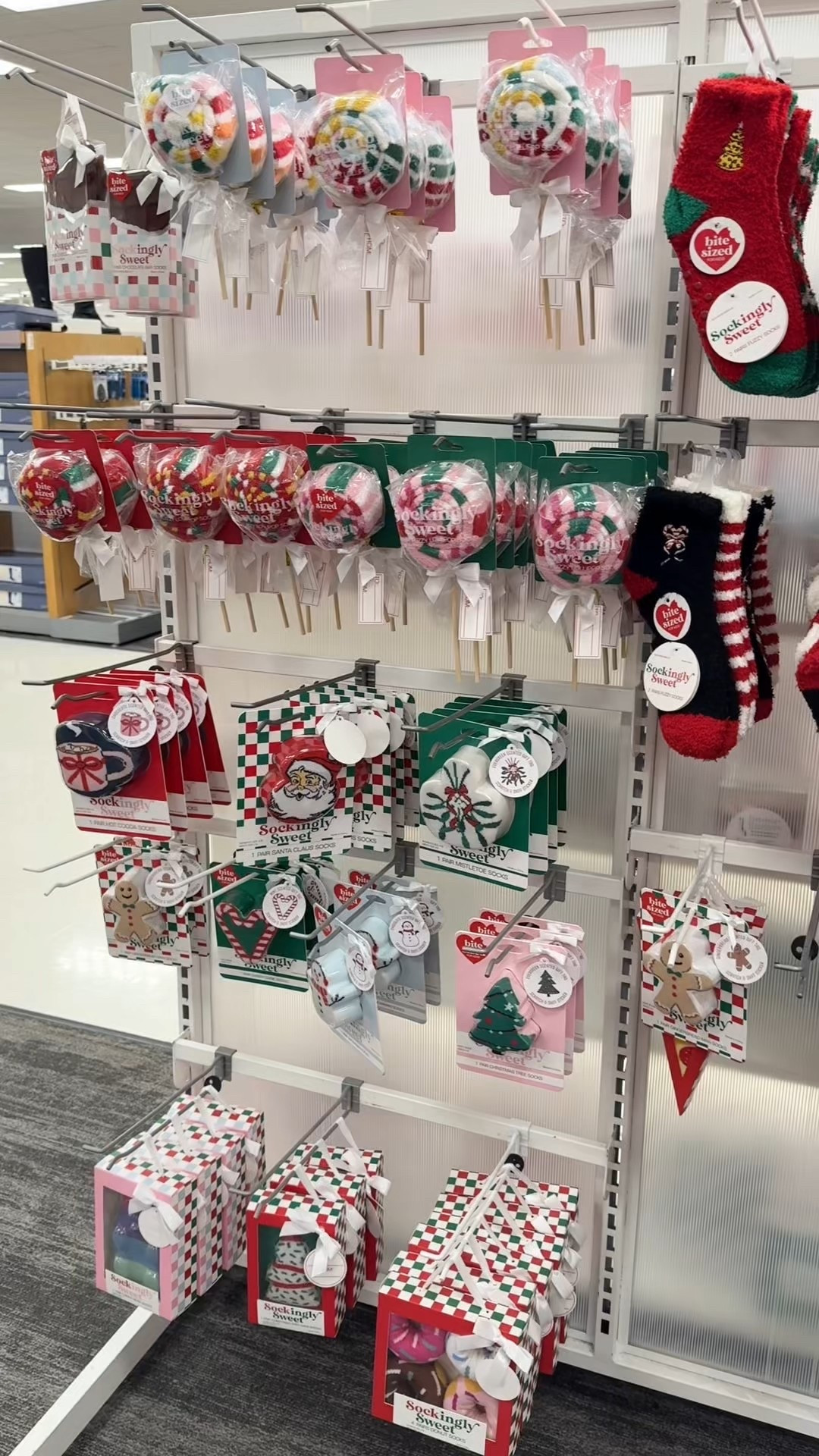 Cute and affordable sock gift sets 🎁

#LTKHoliday #LTKFindsUnder100 #LTKGiftGuide