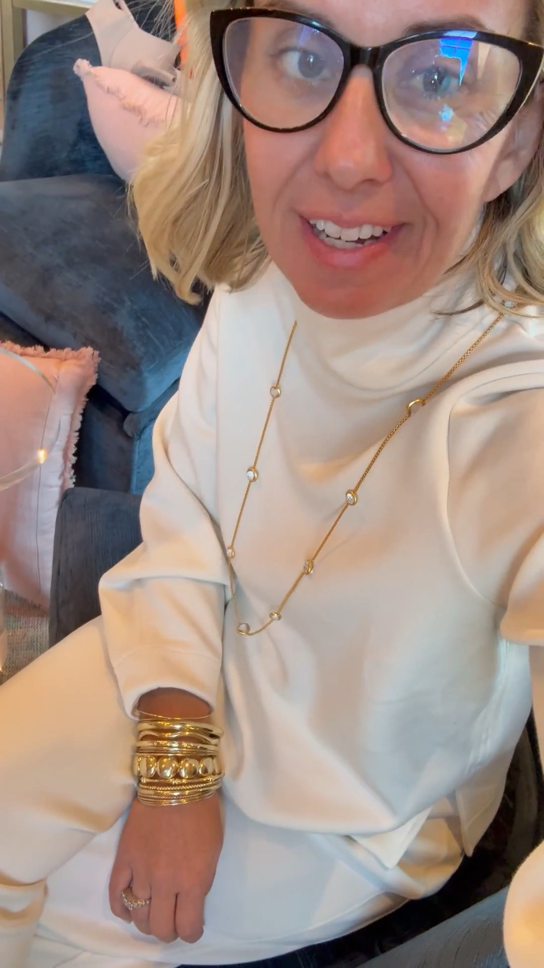 Can I wear this dressier? I say yes! 

#LTKdayinmylife #LTKHoliday #LTKmomlife