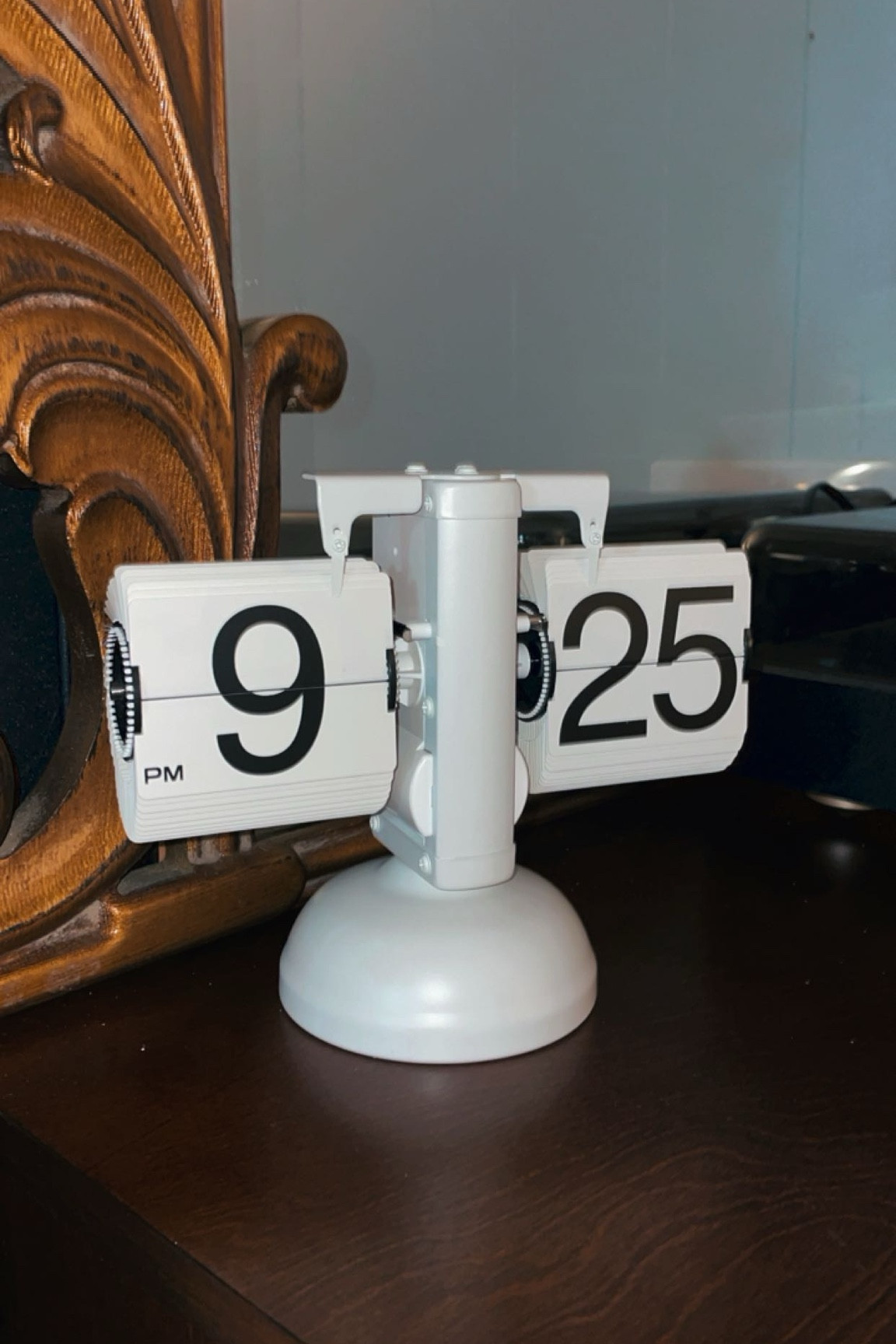 Retro flip clock on Amazon

#LTKhome #LTKMostLoved #LTKfindsunder50