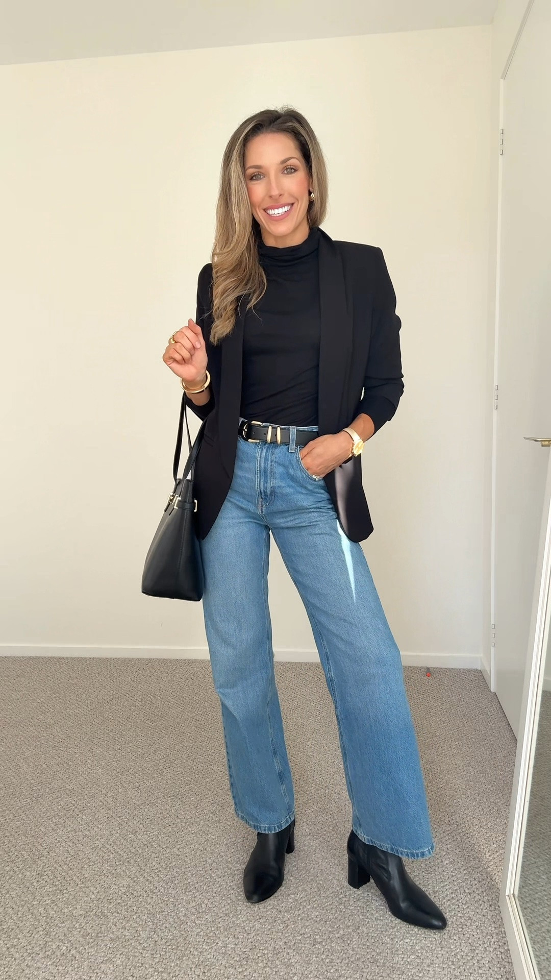 Winter Capsule Wardrobe 🤍 Part 2

These are the bottoms and shoes I’d add next if I was rebuilding my winter wardrobe from scratch.

✔️ Straight-leg jeans
✔️ Wide-leg trousers
✔️ White jeans
✔️ White sneakers
✔️ Ankle boots
✔️ Knee-high boots

These pieces work with almost everything and make getting dressed so much easier.