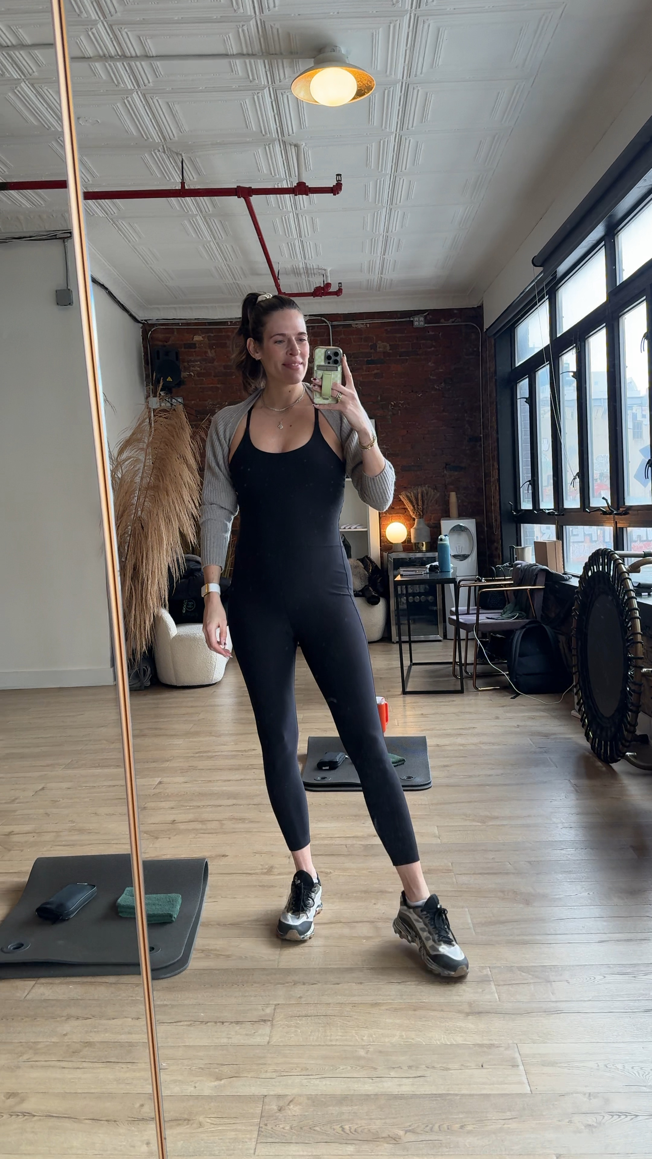 Workout fit but with a touch of ballet. Love this little cashmere shrug to throw over a sleeveless outfit. 

20% off the sweater with code SUMNER20

#workout #cashmeresweater #pregnant #pregnancy #maternity 

#LTKfindsunder100 #LTKbump #LTKfitness