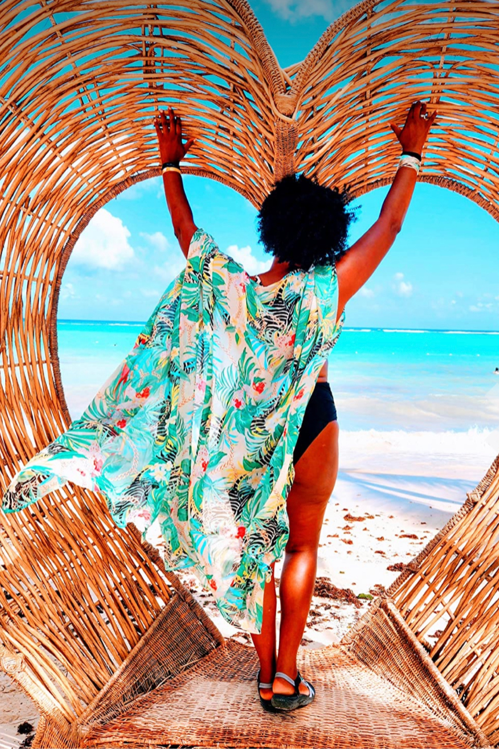 This tropical kimono is amazing!

Beach outfit, resort wear, resort outfit 

#LTKswim #LTKFind #LTKunder50