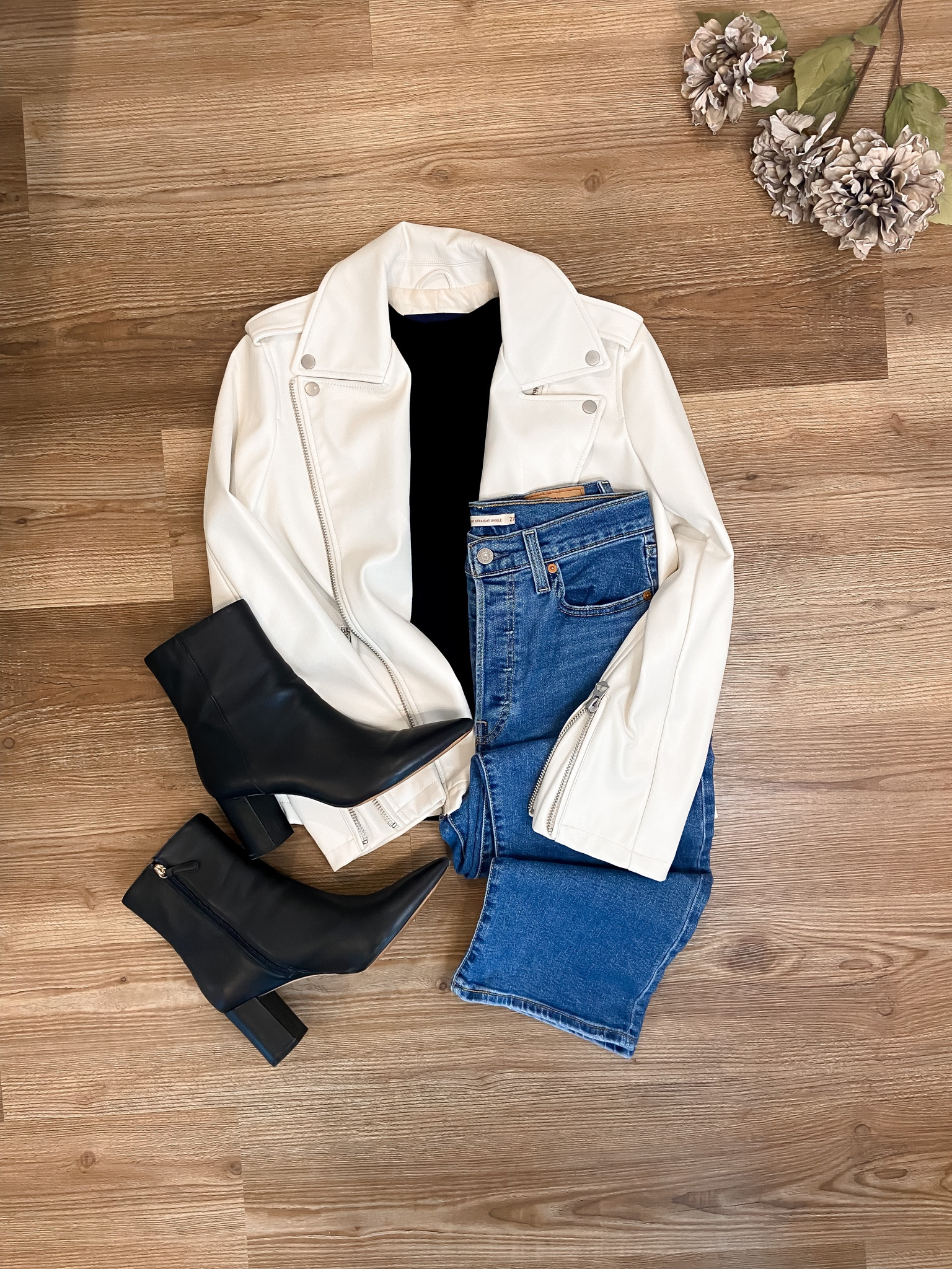 Affordable faux leather jacket

#LTKfindsunder50 #LTKstyletip #LTKshoecrush