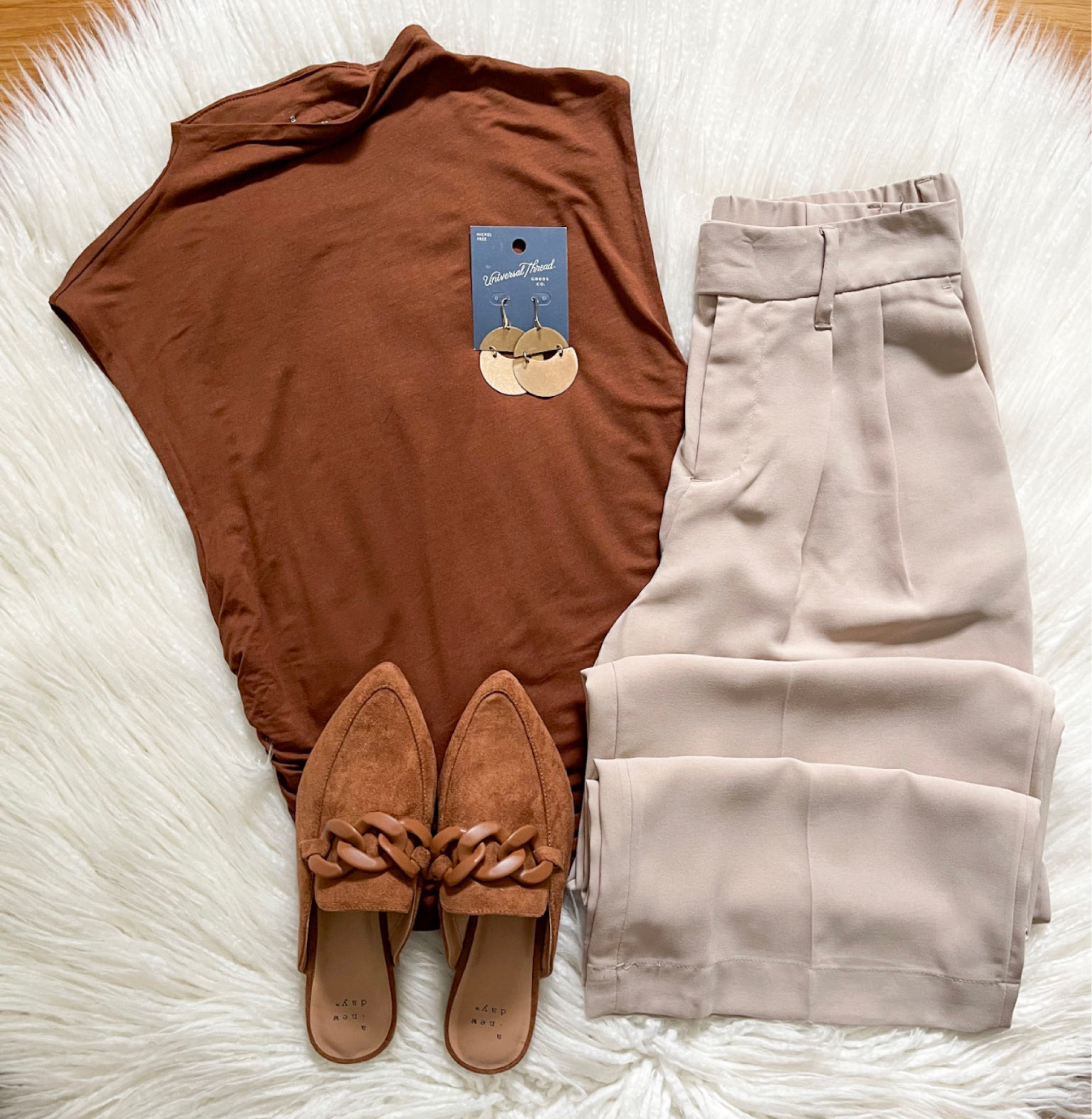 Happy FriYAY friends!  Here are a few Teacher looks for you today & I’m working on more!
1. Love these Wide Leg Pants- so many ways to style them! AND this ruched top is 20% off! 
2. NEW Blazers- available in 4 colors & great for fall!
3. Denim Button Downs- love that you can dress them up or down! 

Check out my stories & bio for links 🤎 Have a great Friday friends!

#LTKunder50 #LTKstyletip #LTKBacktoSchool