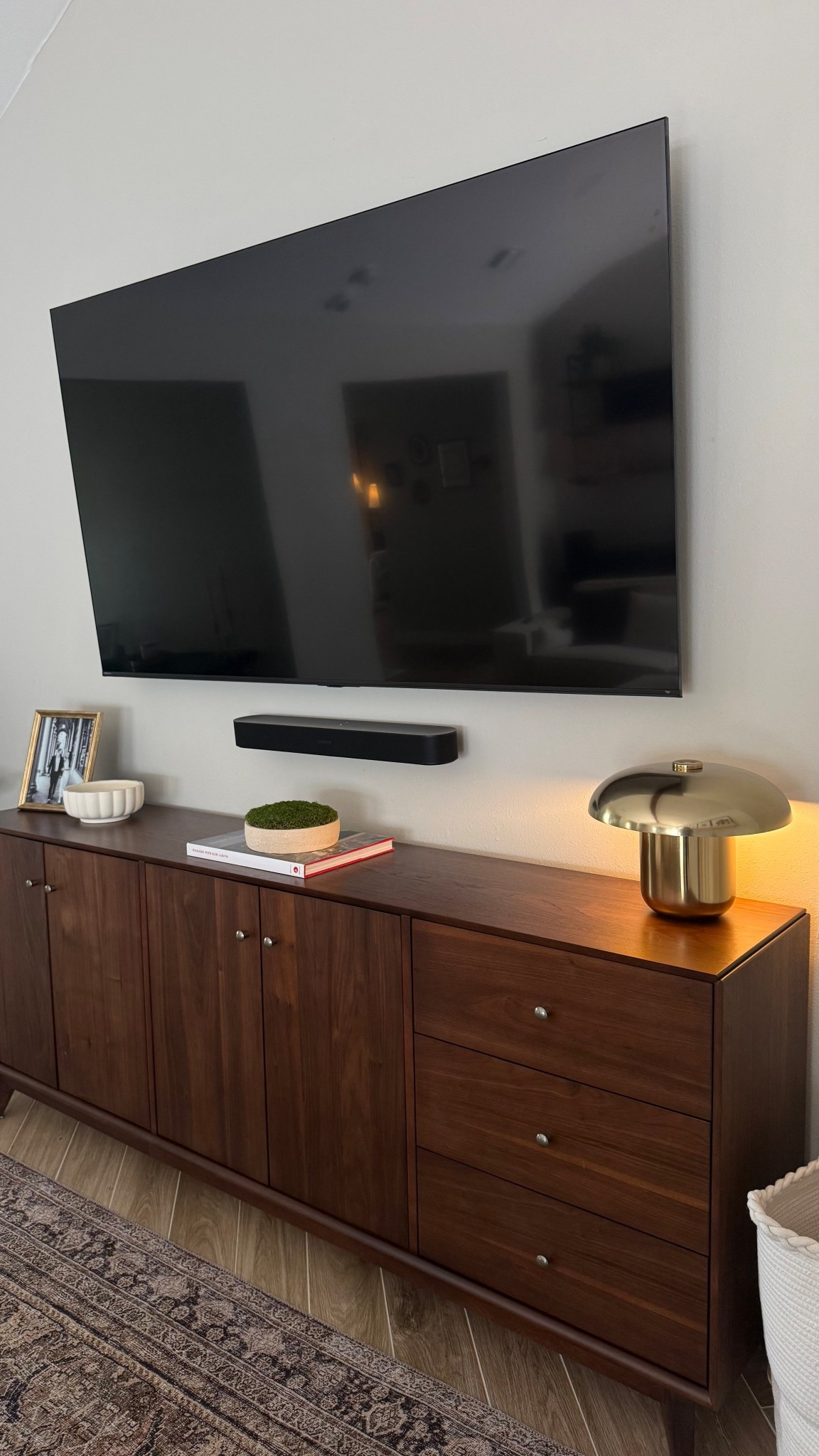 console is rooms to go + linking the tv console decor from target!

#LTKSeasonal #LTKHome #LTKSaleAlert