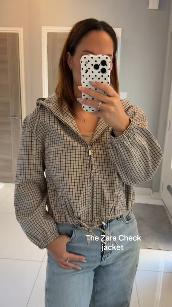 The spring/summer check jacket 

@Zara

#LTKuk #LTKsummer #LTKfestival