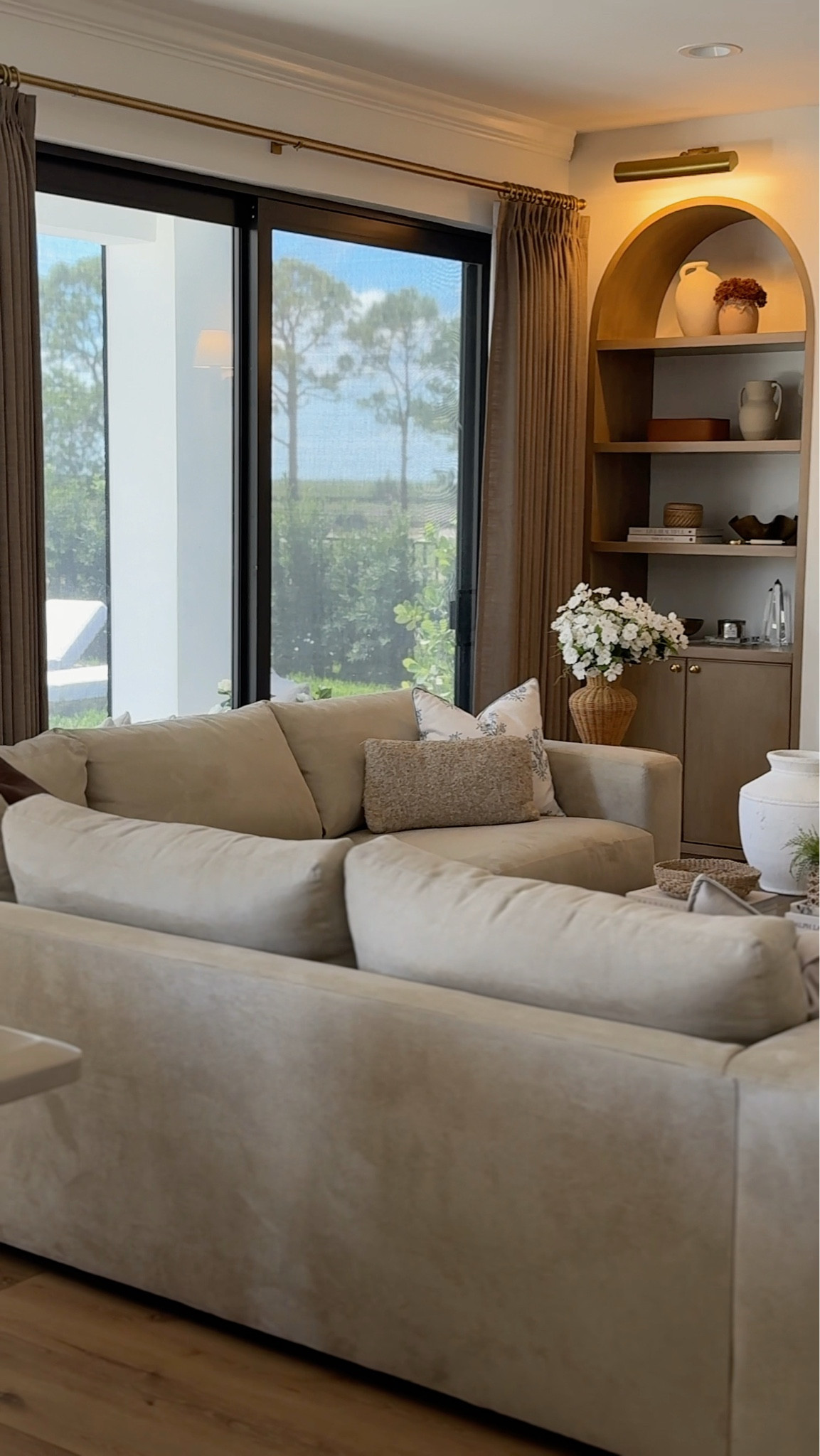 Get the Organic Modern Look 🛋️ (My Living Room Links)

#LTKhome #livingroom #livingroomdecor #amazonfinds #organicmodern #amazonhome #cozyhome #ltkit

#LTKHome #LTKstorytime #LTKSaleAlert