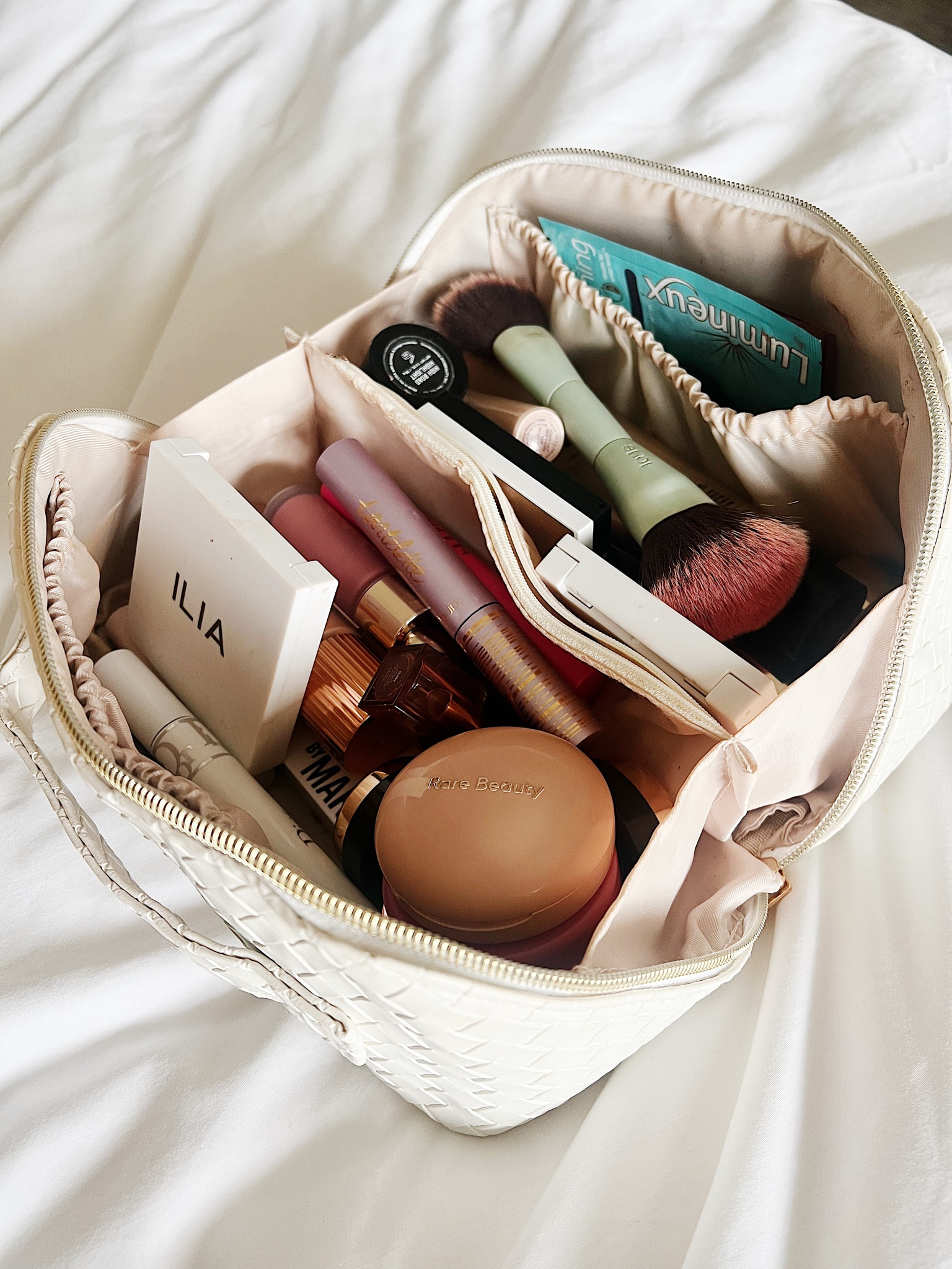 Amazon Prime day deal on my cosmetic travel bag! 

#LTKsalealert #LTKfindsunder50 #LTKxPrime