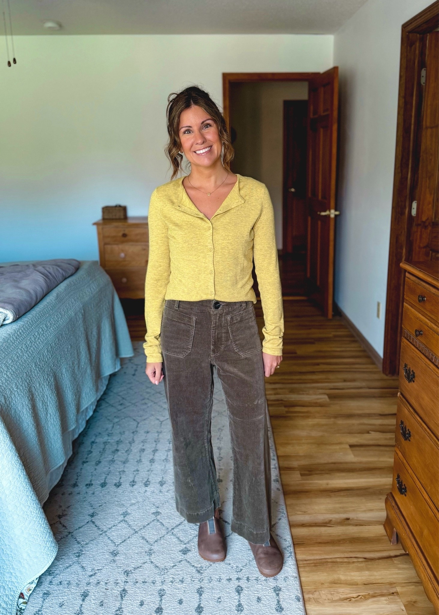 xs in my cardigan, 0 in my corduroy pants (seaweed color—linked the other two styles as well) And size 6 in my clogs!