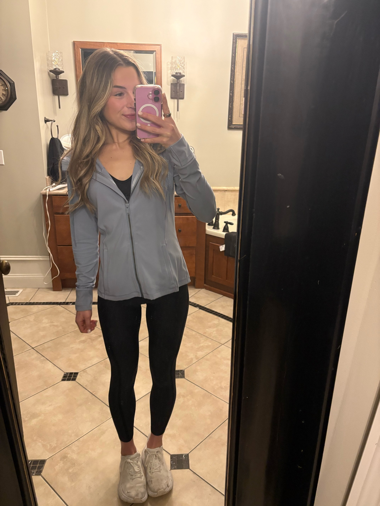 Love these Alo leggings 😍 They are so comfortable and the band on the waist is so adorable! 

#LTKActive #LTKStyleTip #LTKFitness