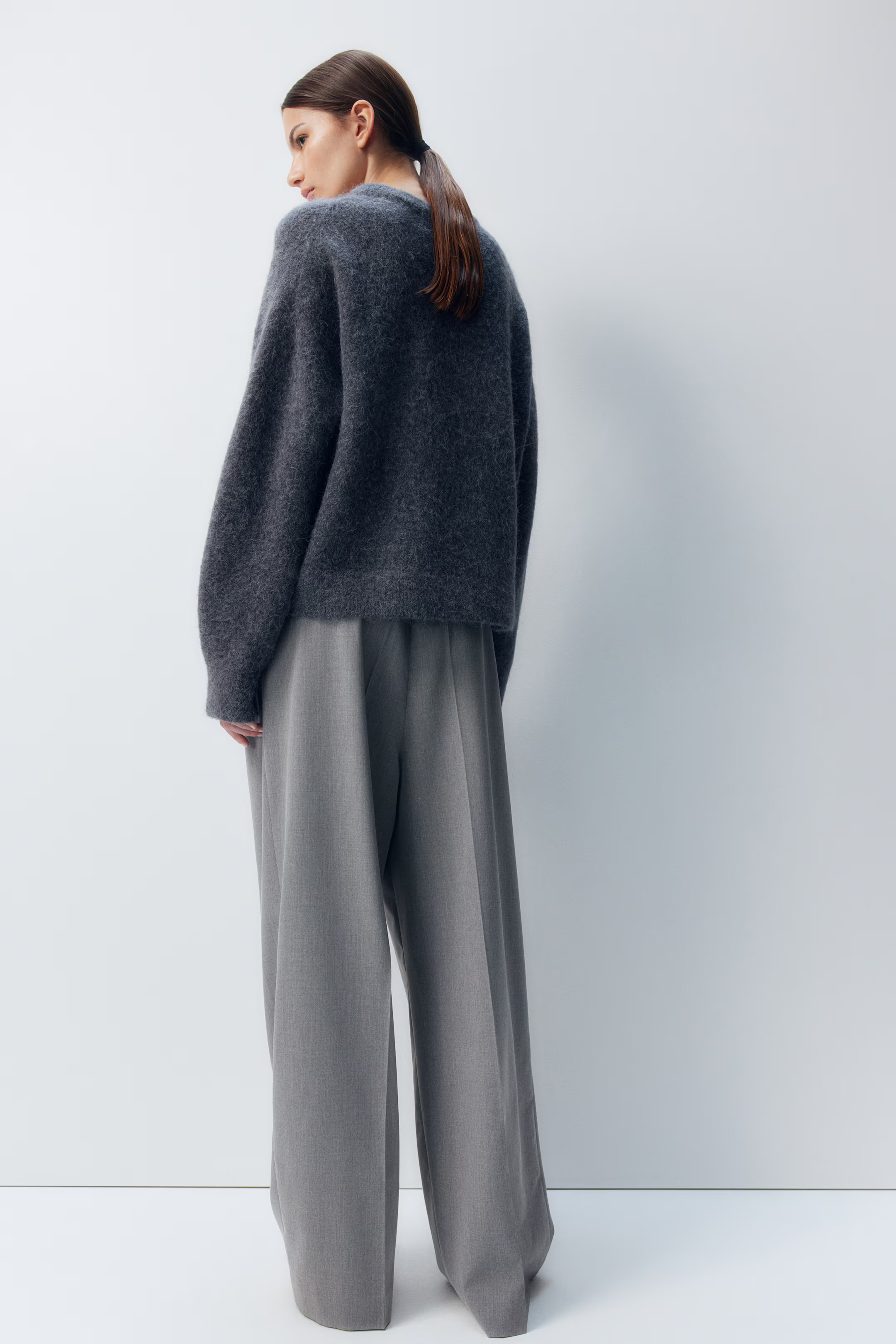 Wide trousers - Grey - Ladies | H&M GB | H&M (UK, MY, IN, SG, PH, TW, HK)