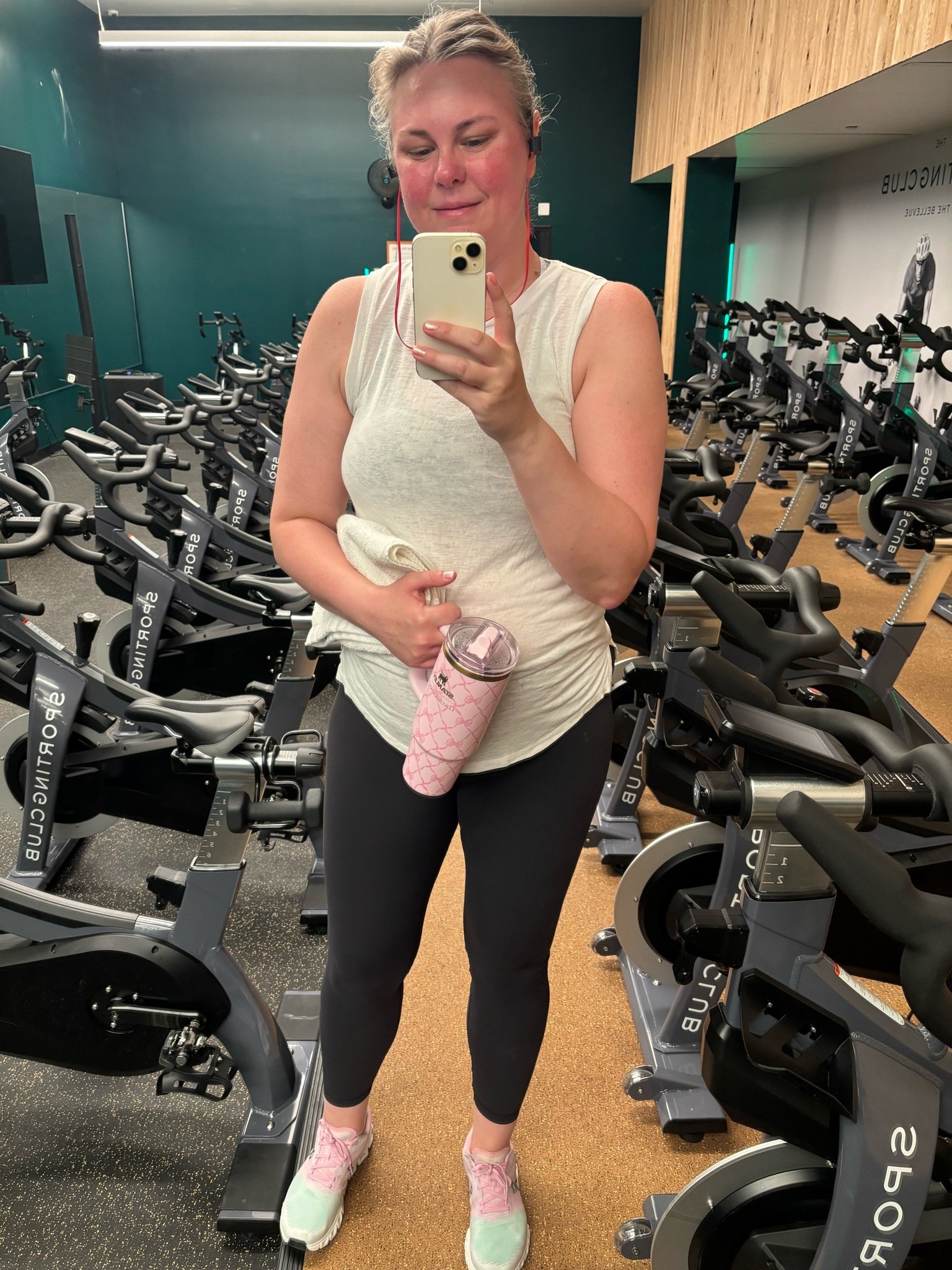 What I wore to spin class today 🚲

#LTKfitnessgoals #LTKActive #LTKselfcare