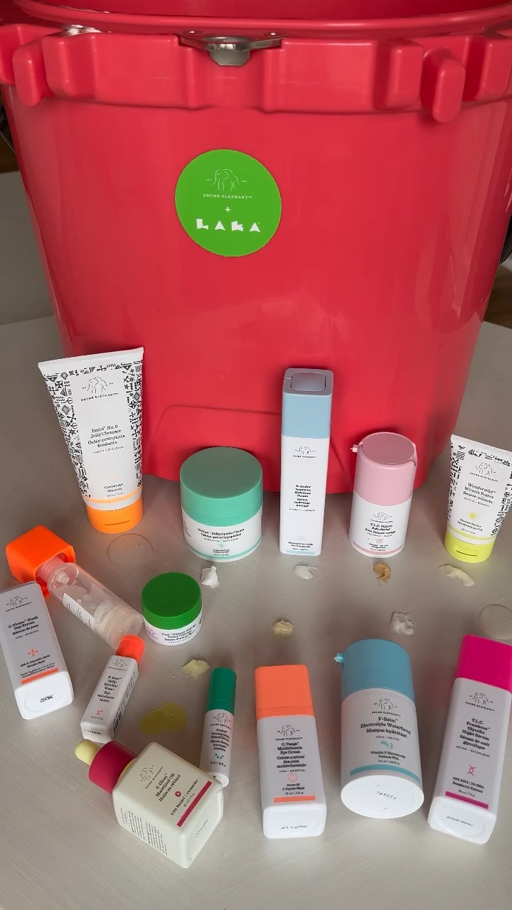The @drunkelephant Drunk Elephant Trunk is definitely something for skincare lovers to get excited about 😍 #drunkelephantgiftedme Not only is this is an amazing value, but you get everything in this super cute cooler (which I will definitely be using at the lake next year)! Drunk Elephant products are meant to be mixed together into skincare “smoothies” to give your skin whatever it needs that day 😱

This kit has everything you need to cleanse, exfoliate, brighten, replenish, moisturize, and bring skin back to its healthiest, happiest state 💫 #drunkelephant #drunkholiday ⁣
.⁣
.⁣
.⁣
.⁣
.⁣
#glowingskin #healthyskin #naturalskincare #skin #skincare #skincareaddict #beautycareproducts #skincareblogger #skincarebloggers #skincarecollection #skincarecommunity #skincarejunkie #skincarelover #skincareluxury #skincareobsessed #skincareproduct #skincareproducts #skincareregime #skincareregimen #skincarereview #skincareroutine #skincareroutines #skincaresmoothie

#LTKHoliday #LTKstyletip #LTKbeauty