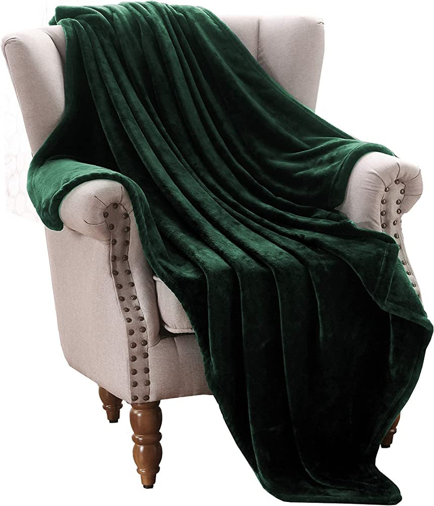 Exclusivo Mezcla Extra Large Fleece Throw Blanket for Couch, Sofa and Bed, Super Soft Blankets an... | Amazon (US)