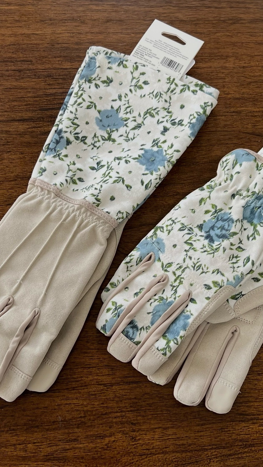 Hersmosisimos guantes para tus tareas en el jardín .
Porq también podemos usar cosas bonitas ala hora de nuestras terapias . 🥰
#garden #gardengloves #gardenoutfits #jardin #guantesparajardineria

#LTKmomlife #LTKHome