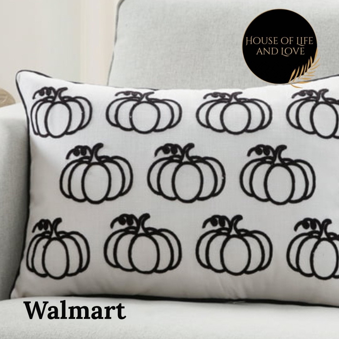 Throw pillows

#LTKSeasonal #LTKHome #LTKStyleTip