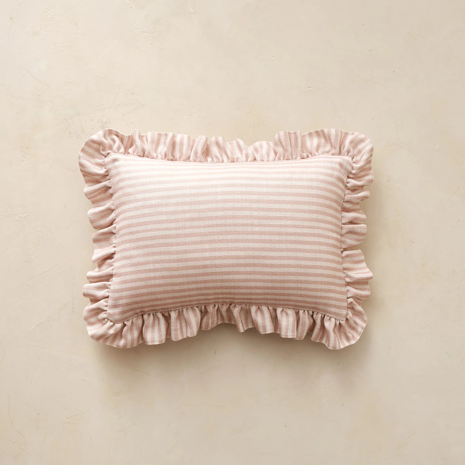 Medium Ruffle Pillow | Finley | House of Noa