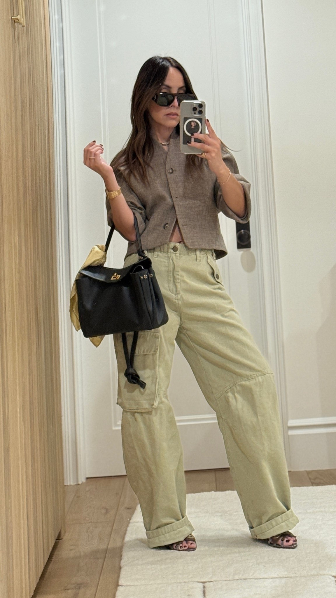 Last night’s look! Wearing @Zara top & bottoms with my go-to bag & spring sandals!

#LTKdayinmylife #LTKPetite #LTKootd