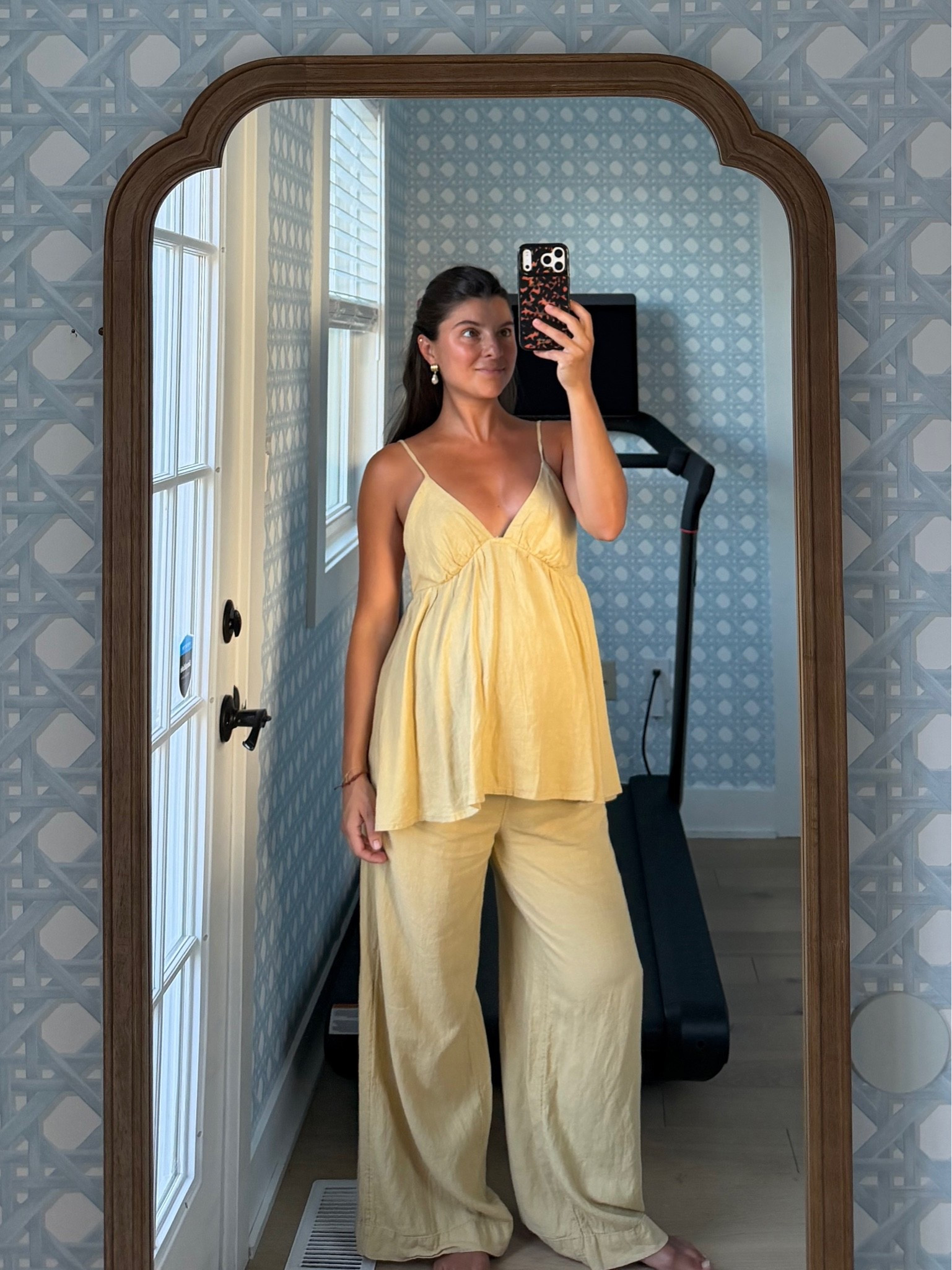 [8/18/26] easy set from @freepeople,
So comfortable at 37 weeks! $88 and comes in 4 other colors. Wearing size small.