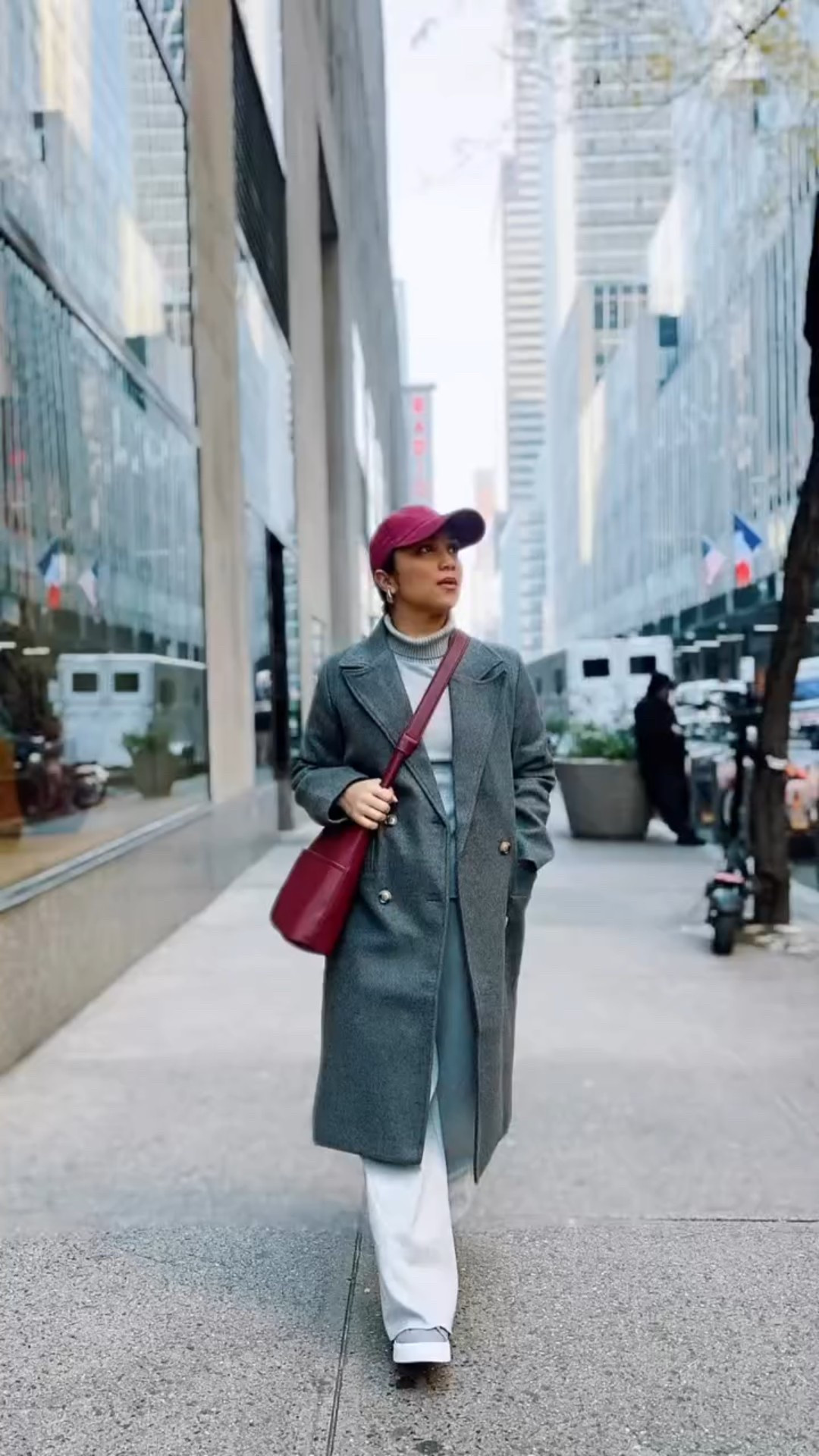 ✈️ We’re here for a short getaway to celebrate my youngest’s and my own birthday! 🎉 Love how magical it is during the holiday season! 🍎🤩🗽🏙️ 

#happybirthdaybabygirl #newyorkstateofmind #letstakeatrip #traveltherapy #wanderlust 

Have you been to NY during the holiday season? 🎄🏙️🍎

#LTKvlog #LTKHoliday #LTKdayinmylife