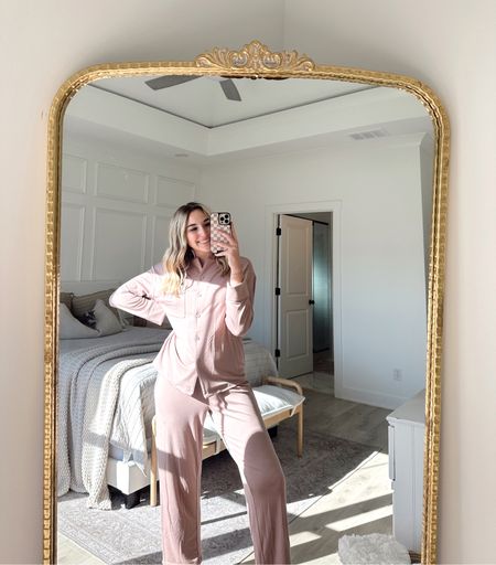 The COZIEST pajamas! Putting more on my Christmas list! Use MD20 for 20% off your first purchase 🎄☃️ @neiwaiofficial #NEIWAI #MadetoLivein #NEIWAIfriends #ad

#LTKGiftGuide #LTKHoliday