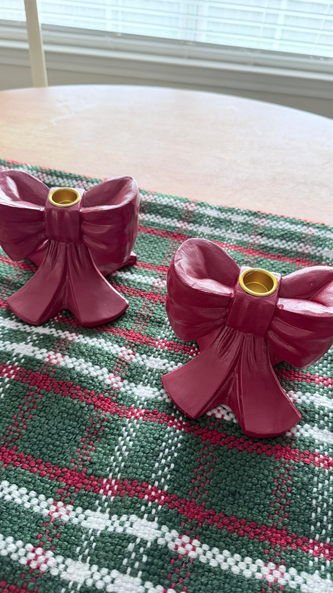 ✨ The sweetest little bow candle holders for Christmas!

Adding these to my holiday tablescape and they instantly make everything feel extra festive and girly. 🎀✨ Perfect for anyone who loves classic Christmas decor with a fun, feminine twist!

#LTKFindsUnder50 #LTKSeasonal #LTKHoliday