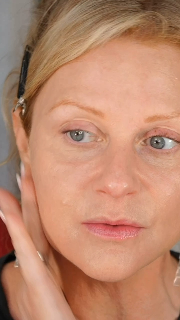 I’m heading out for a sunny day on the water, and this is the effortless makeup look I prepped before getting on the boat. At 53 with normal to dry skin, I wanted something breathable, sun-safe, and long-wearing—but still soft, radiant, and like me. Think: natural glow, not glam. ✨

#LTKcanada #LTKbeauty #LTKsummer