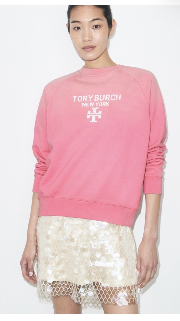 Tory Burch sale is a must shop. Obsessed over this pink ombre sweatshirt and got it in a flash. Lov this DISTRESSED COTTON SWEATSHIRT. It soft and dreamy and fits so comfy. Can’t wait to wear!

#LTKootd #LTKTravel #LTKWorkwear

https://liketk.it/6kY0Y

#LTKTravel #LTKWorkwear #LTKootd