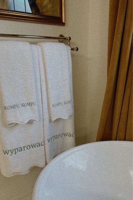 WEEZIE TOWELS 🤍

bath & hand towels 

#LTKGiftGuide #LTKhome