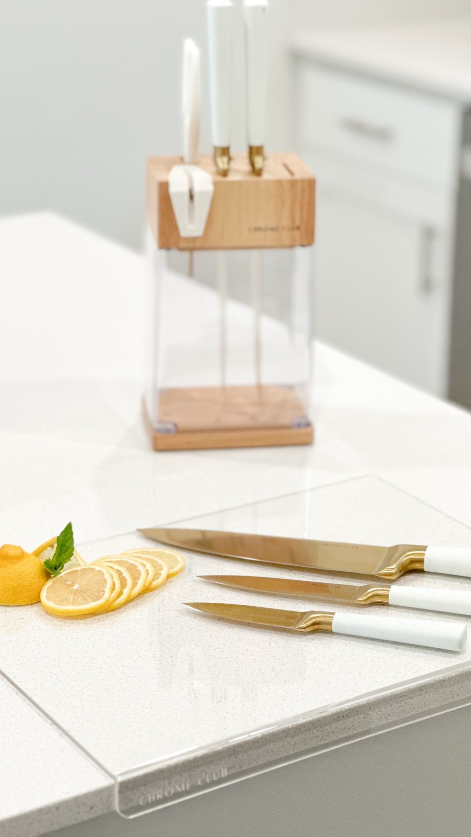 Shop my beautiful gold knife set and acrylic cutting board from “Chrome Club Kitchen"

#LTKHome