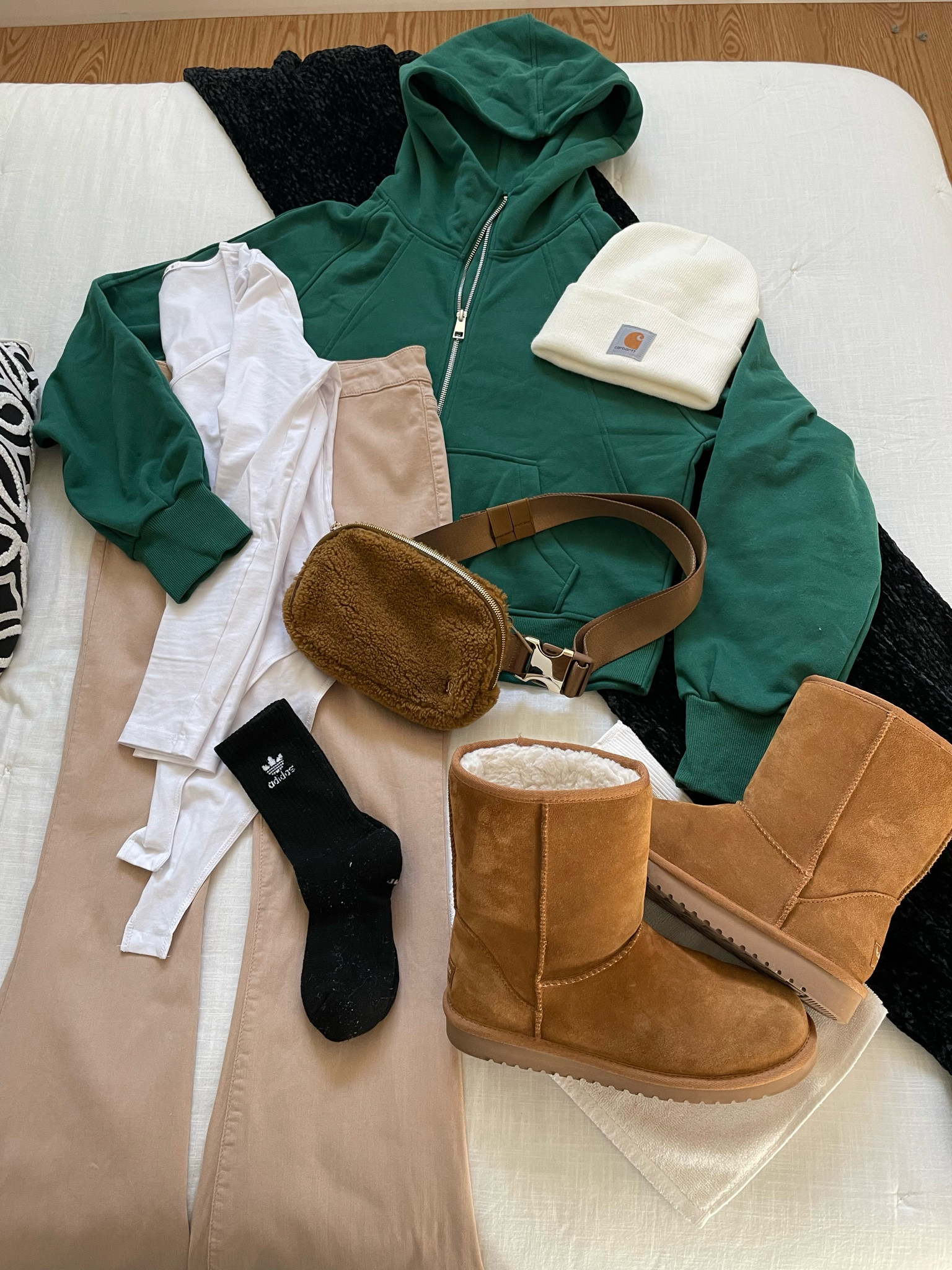 Current fit to run errands! 

#LTKFind #LTKbeauty #LTKstyletip