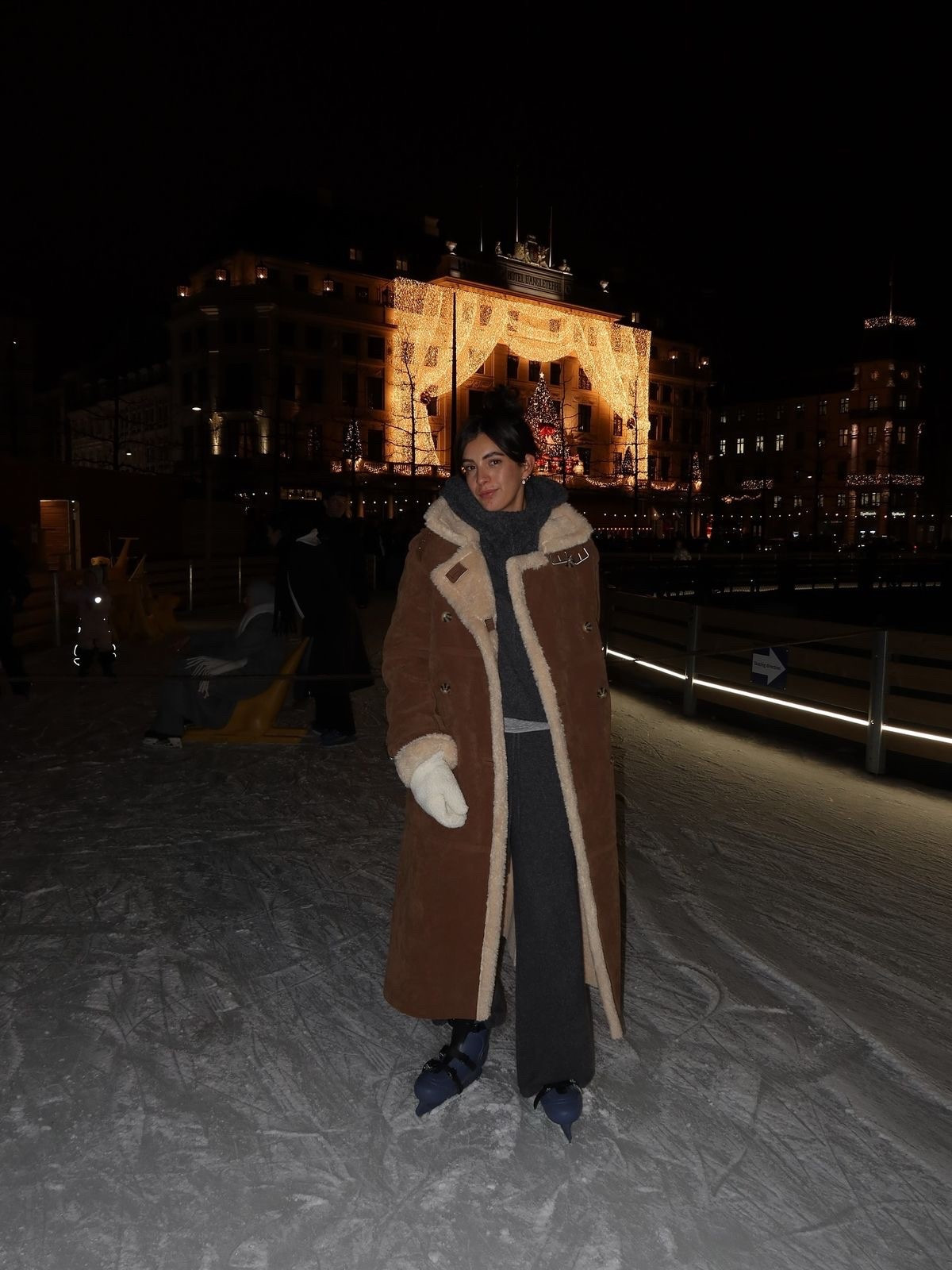 BIG MANTEAU IMITATION DAIM

Publicité. 

#LTKCyberWeek #LTKgiftguide #LTKwinter