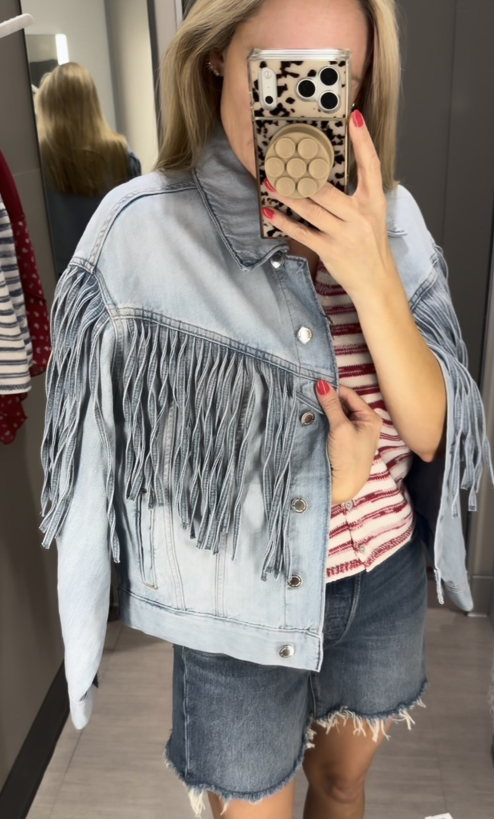 Loving this fringe jean jacket!! 🩷

#LTKdayinmylife #LTKgrwm #LTKootd