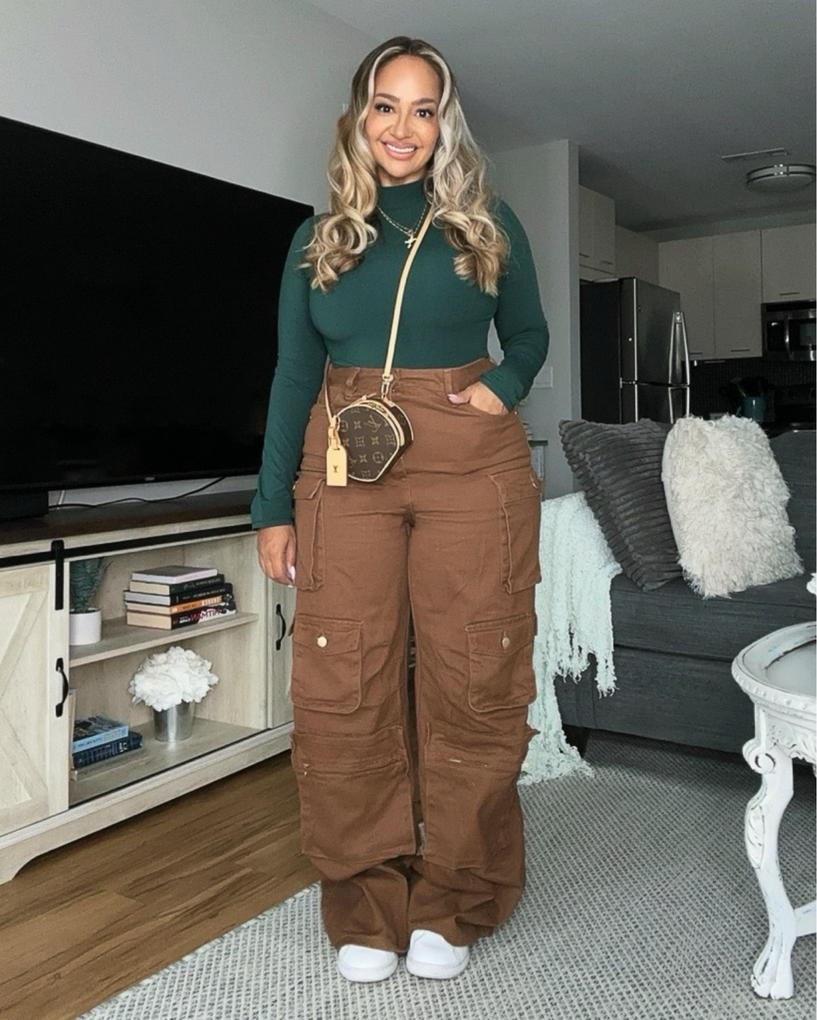 Casual vibes - cargo pants x bodysuit outfit 🫶🏽

#cargopants
#cargojeans
#bodysuitstyle
#midsizefashion 
#falloutfits

double lined bodysuit, skims dupe, skims dupe bodysuit, cargo jeans, cargo pants, midsize fashion, casual outfits, casual style 

#LTKmidsize #LTKitbag #LTKfindsunder50