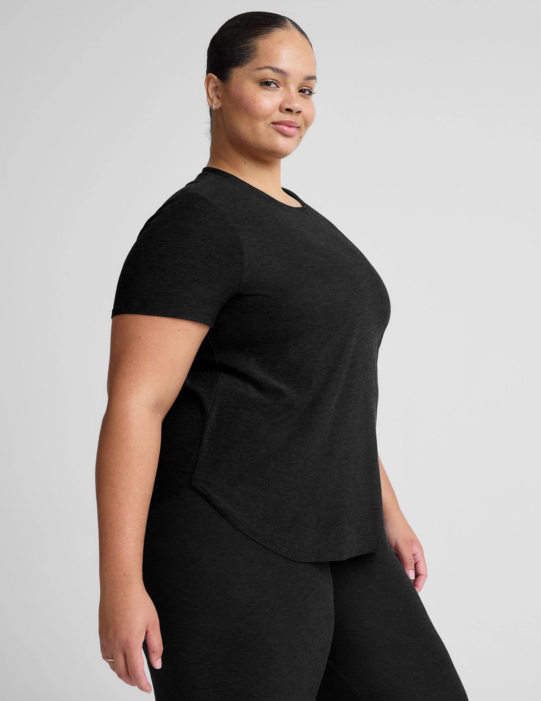 Featherweight On The Down Low Tee | Beyond Yoga | Beyond Yoga