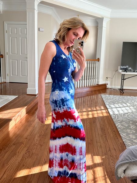 Perfect stretchy dress for Memorial Day, 4th of July or any summer day in between size xsmall 