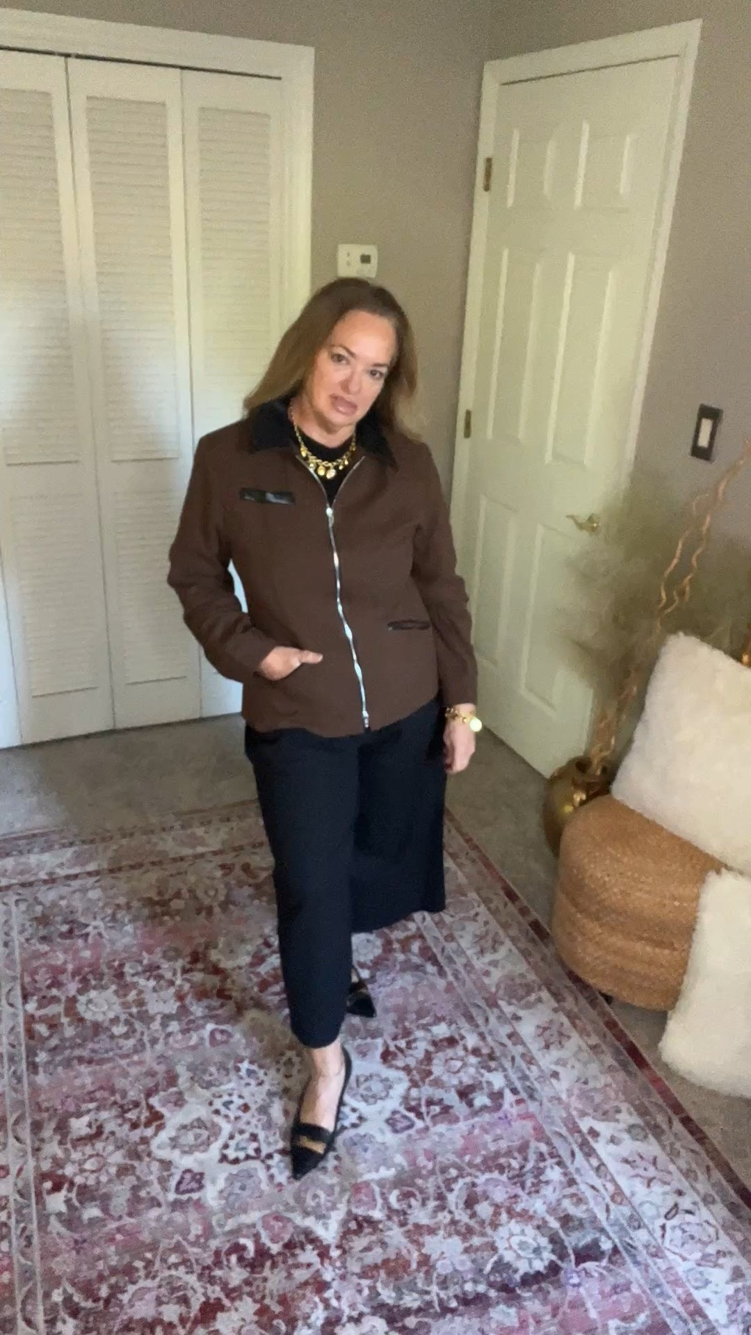 Faux leather trim elevates this double zipper barn jacket for Fall!! It has modest shoulder pads for a flattering silhouette.